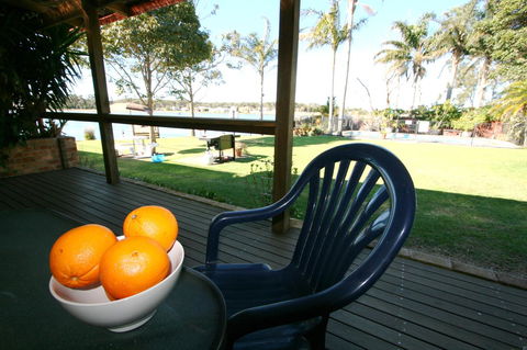 Lake Edge Apartments - Accommodation Bookings 16