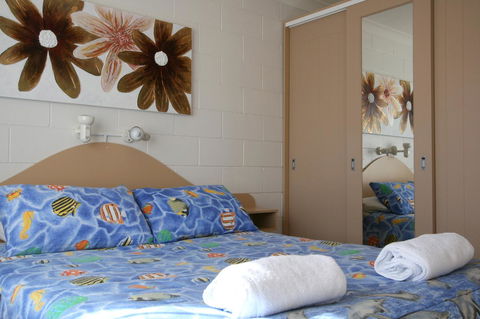 Lake Edge Apartments - Accommodation Bookings 18