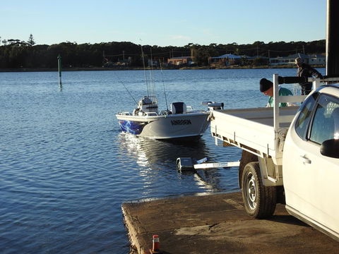 Lake Edge Apartments - Accommodation Bookings 23