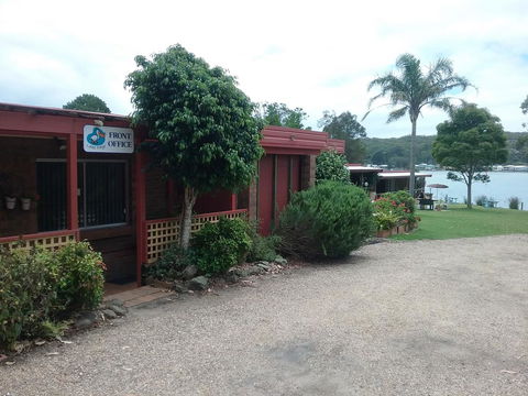 Lake Edge Apartments - Accommodation Bookings 1