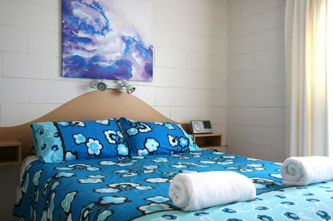 Lake Edge Apartments - Accommodation Bookings 5