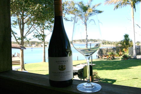 Lake Edge Apartments - Accommodation Bookings 13