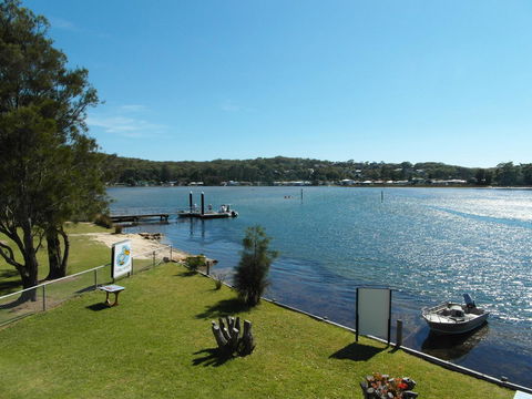 Lake Edge Apartments - Accommodation Bookings 3