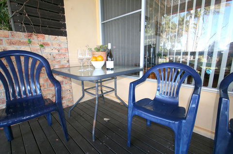 Lake Edge Apartments - Accommodation Bookings 12