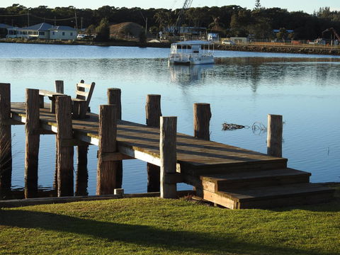Lake Edge Apartments - Accommodation Bookings 21