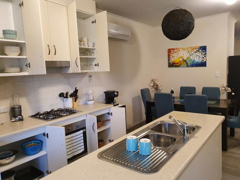 Explore Adelaide, Gawler, The Barossa And Clare Valleys All-in-one - Accommodation Bookings 7