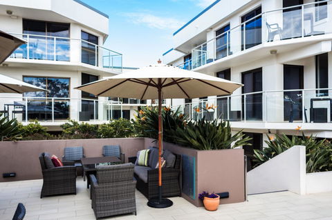 Bayview Beachfront Apartments, In Town Right On The Beach - Accommodation Bookings 26