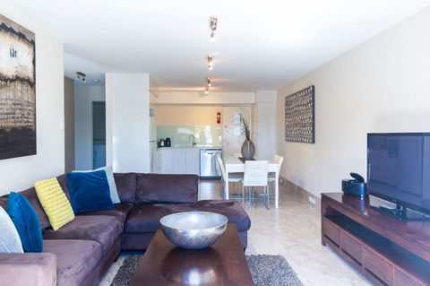 Bayview Beachfront Apartments, In Town Right On The Beach - Accommodation Bookings 43