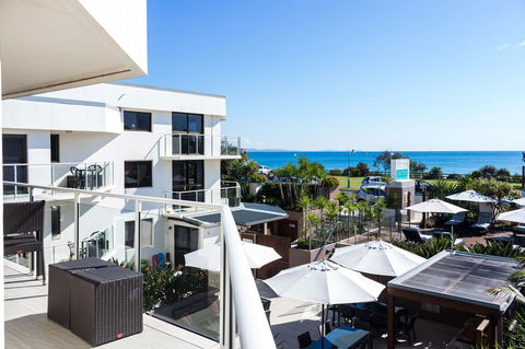 Bayview Beachfront Apartments, In Town Right On The Beach - Accommodation Bookings 15