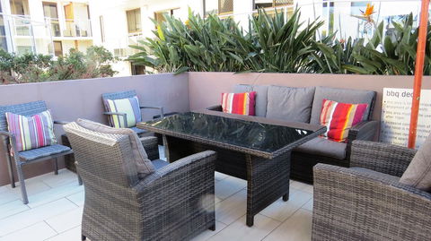 Bayview Beachfront Apartments, In Town Right On The Beach - Accommodation Bookings 24