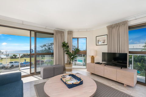 Bayview Beachfront Apartments, In Town Right On The Beach - Accommodation Bookings 36
