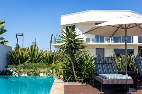 Bayview Beachfront Apartments, In Town Right On The Beach - Accommodation Bookings 17