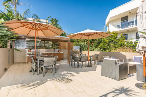 Bayview Beachfront Apartments, In Town Right On The Beach - Accommodation Bookings 9