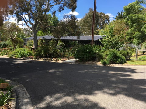 Hilltop Too - Accommodation Bookings 22