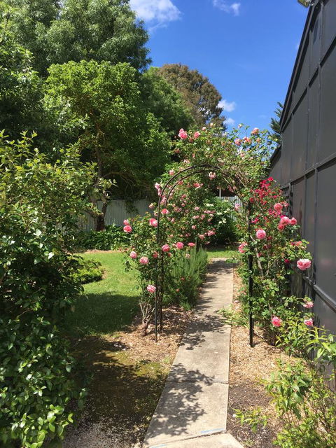 Hilltop Too - Accommodation Bookings 5