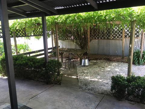 Hilltop Too - Accommodation Bookings 11