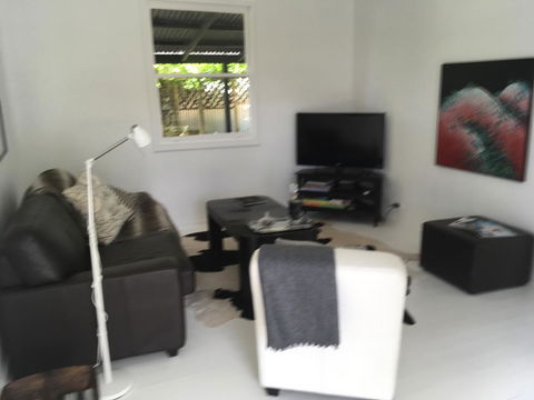 Hilltop Too - Accommodation Bookings 3