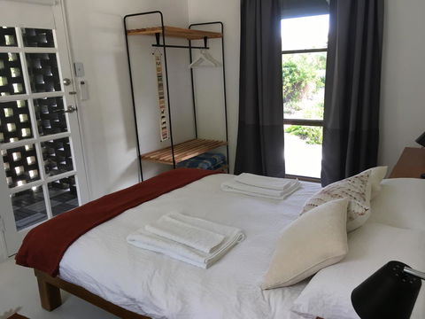 Hilltop Too - Accommodation Bookings 20