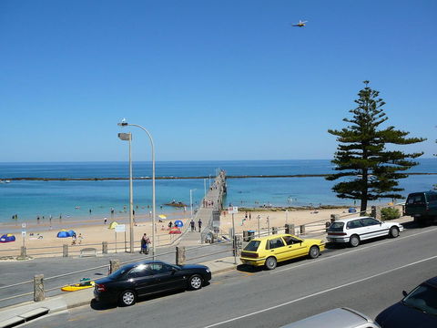 McCloud House - Accommodation Bookings 11