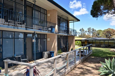 Longbeach Apartments - Accommodation Bookings 5