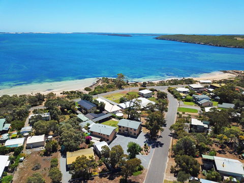 Longbeach Apartments - Accommodation Bookings 1