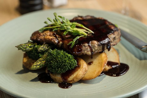 Rydges Pit Lane - Accommodation Bookings 16