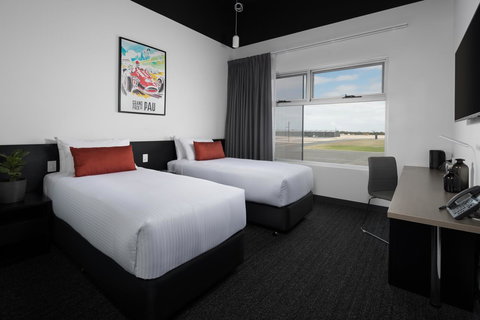 Rydges Pit Lane - Accommodation Bookings 32
