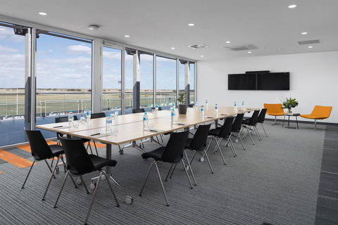 Rydges Pit Lane - Accommodation Bookings 3