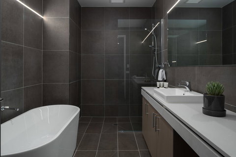 Rydges Pit Lane - Accommodation Bookings 28