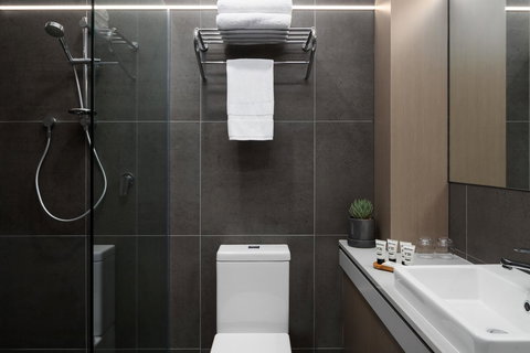 Rydges Pit Lane - Accommodation Bookings 23