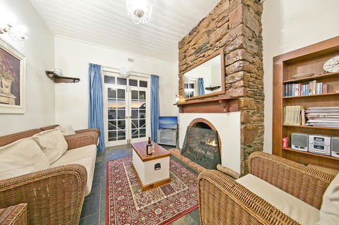 Vineyard Cottage BnB - Accommodation Bookings 3