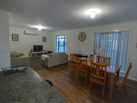 DBJ Holiday Units - Accommodation Bookings 3