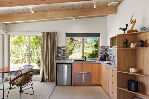 Adelaide Hills Retreats - Accommodation Bookings 24