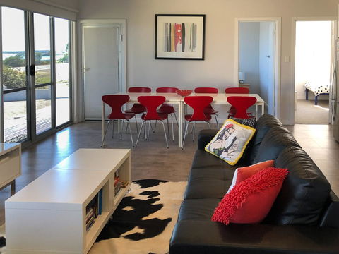 Beachview - Accommodation Bookings 9