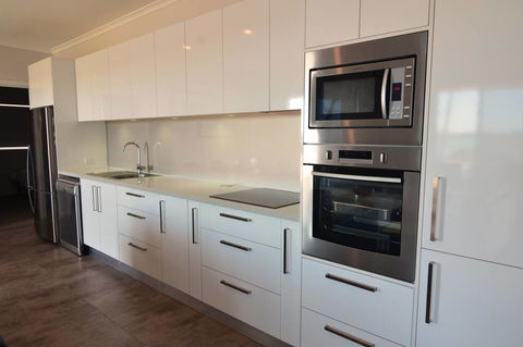 Beachview - Accommodation Bookings 12