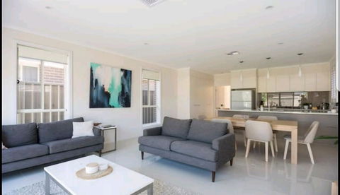 Belford Luxury * New * Clean * Cafes * Near CBD - Accommodation Bookings 1