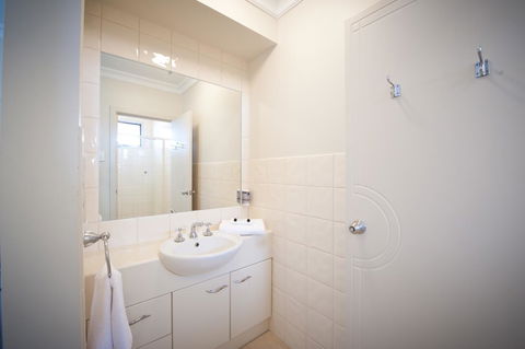 The Bluff Resort Apartments - Accommodation Bookings 43