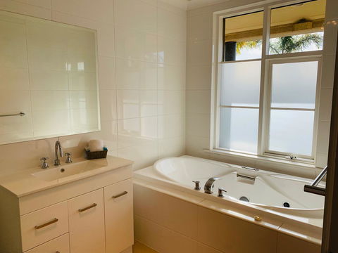 The Bluff Resort Apartments - Accommodation Bookings 3