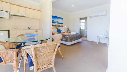 The Bluff Resort Apartments - Accommodation Bookings 7