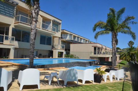 The Bluff Resort Apartments - Accommodation Bookings 0