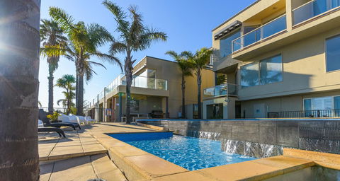 The Bluff Resort Apartments - Accommodation Bookings 11
