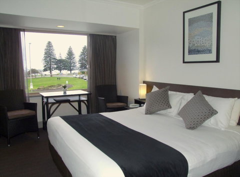 Nightcap At Hotel Victor - Accommodation Bookings 17