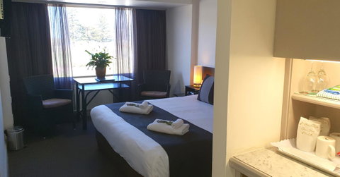 Nightcap At Hotel Victor - Accommodation Bookings 1