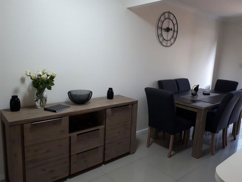 Townhouse On The Marina - Accommodation Bookings 2