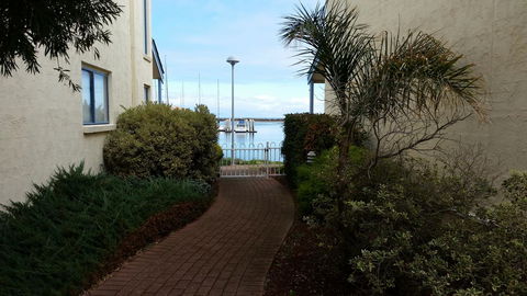 Townhouse On The Marina - Accommodation Bookings 6