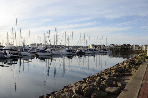 Townhouse On The Marina - Accommodation Bookings 13