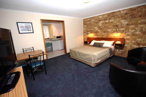 Clare Central - Accommodation Bookings 16