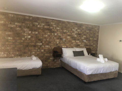 Clare Central - Accommodation Bookings 3