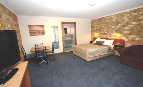Clare Central - Accommodation Bookings 24