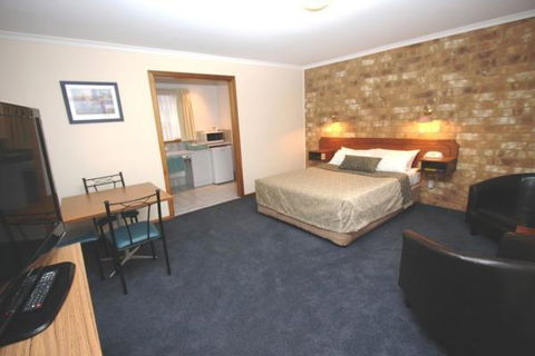 Clare Central - Accommodation Bookings 12